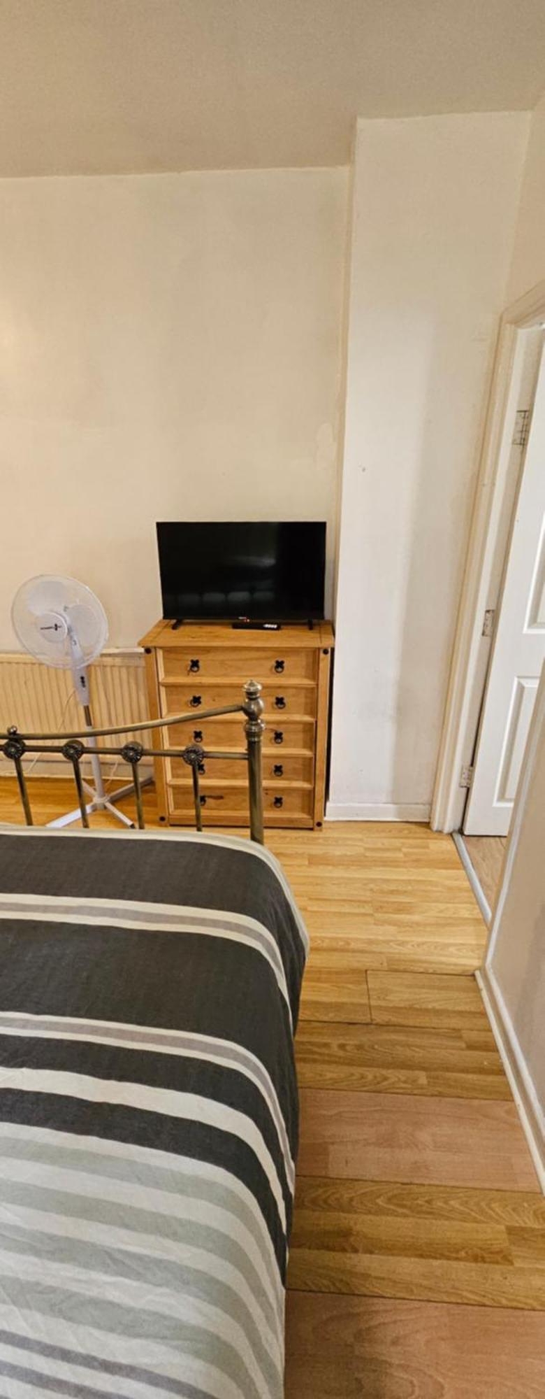 No Frills & Nothing Fancy 1 Bed Studio City Centre Cardiff Exterior photo